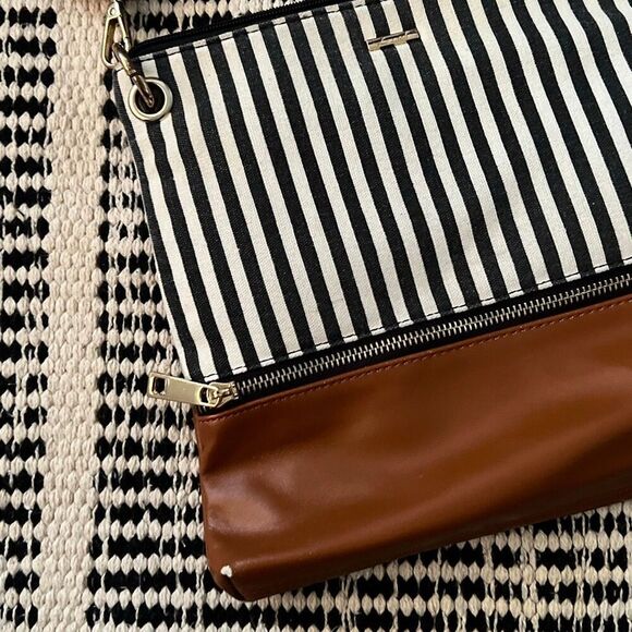 Lovevook striped crossbody purse 9.5x10” - Picture 2 of 11